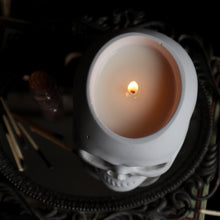 Load image into Gallery viewer, Skull Vessel Candle