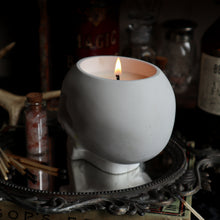 Load image into Gallery viewer, Skull Vessel Candle