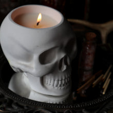 Load image into Gallery viewer, Skull Vessel Candle