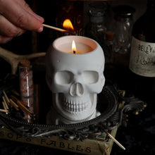 Load image into Gallery viewer, Skull Vessel Candle