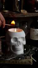 Load image into Gallery viewer, Skull Vessel Candle