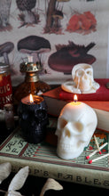 Load image into Gallery viewer, Skull Candle - Black or Cream