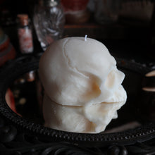 Load image into Gallery viewer, Half-skull Candle