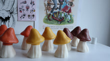 Load image into Gallery viewer, Retro Mushroom Candle