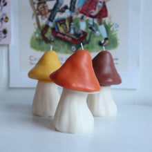Load image into Gallery viewer, Retro Mushroom Candle