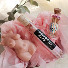 Load image into Gallery viewer, Bath Babe Gift Box