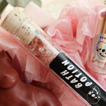 Load image into Gallery viewer, Bath Babe Gift Box
