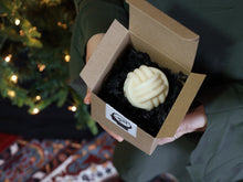 Load image into Gallery viewer, Worry Knot Candle / Meditation Candle / Worry Anxiety Candle