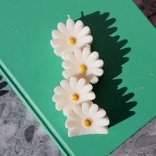 Load image into Gallery viewer, Flower Candle / Daisy Pillar Soy Wax Candle