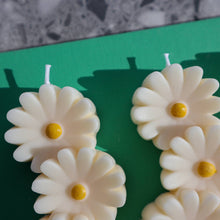 Load image into Gallery viewer, Flower Candle / Daisy Pillar Soy Wax Candle