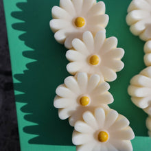 Load image into Gallery viewer, Flower Candle / Daisy Pillar Soy Wax Candle