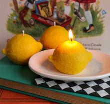 Load image into Gallery viewer, Lemon Candle / Lemon Shaped Scented Soy Candle