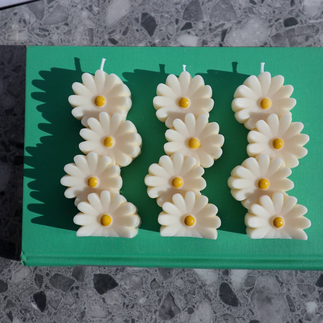 Flower Candle / Daisy Pillar Soy Wax Candle