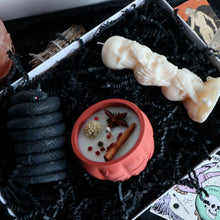 Load image into Gallery viewer, Halloween Candle Set Skull, Snake and Pumpkin Candle
